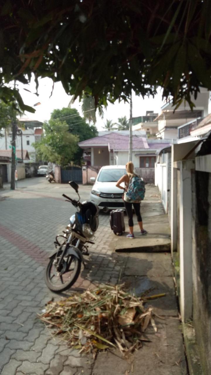 Adams Wood House Ayurveda Homestay Kochi Buitenkant foto