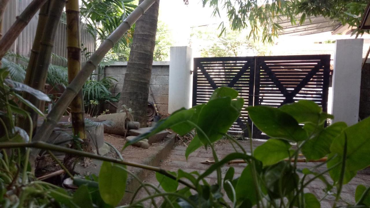 Adams Wood House Ayurveda Homestay Kochi Buitenkant foto