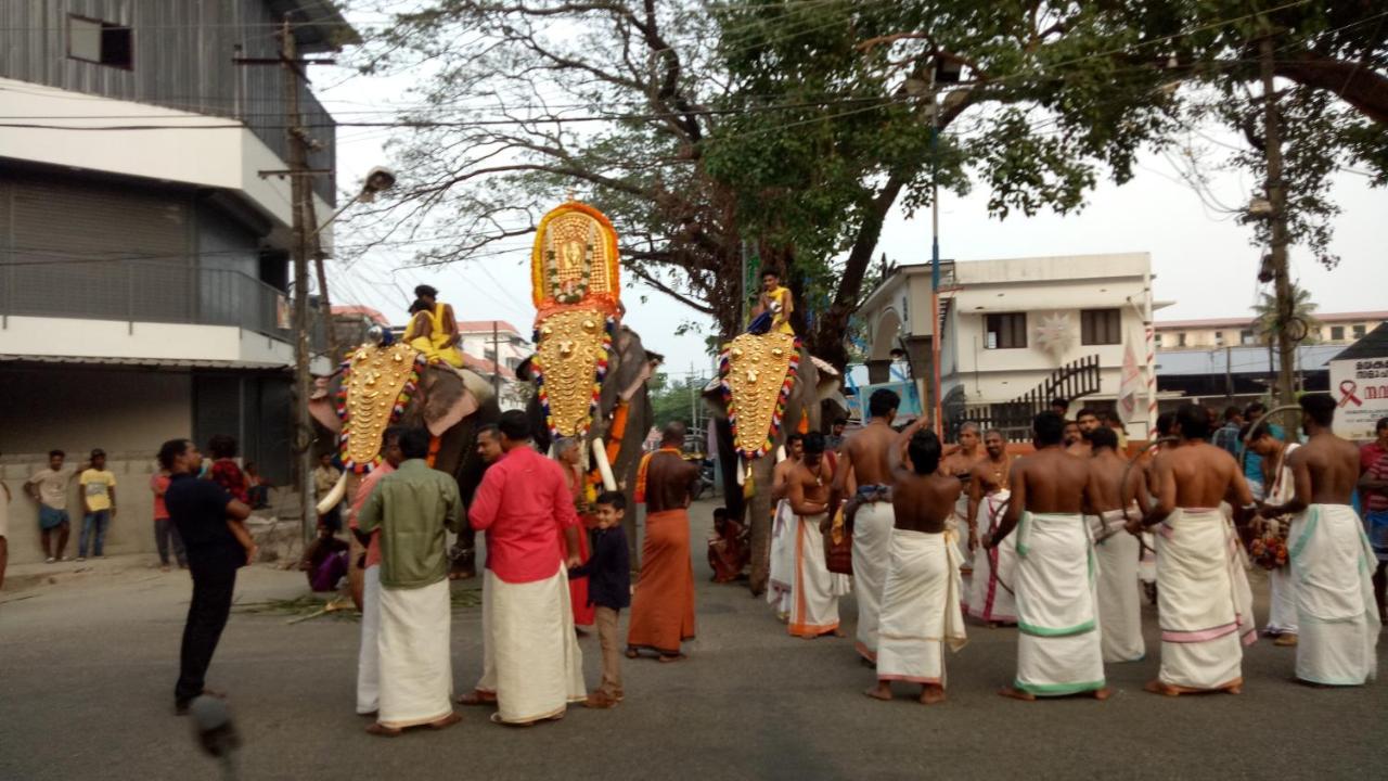 Adams Wood House Ayurveda Homestay Kochi Buitenkant foto