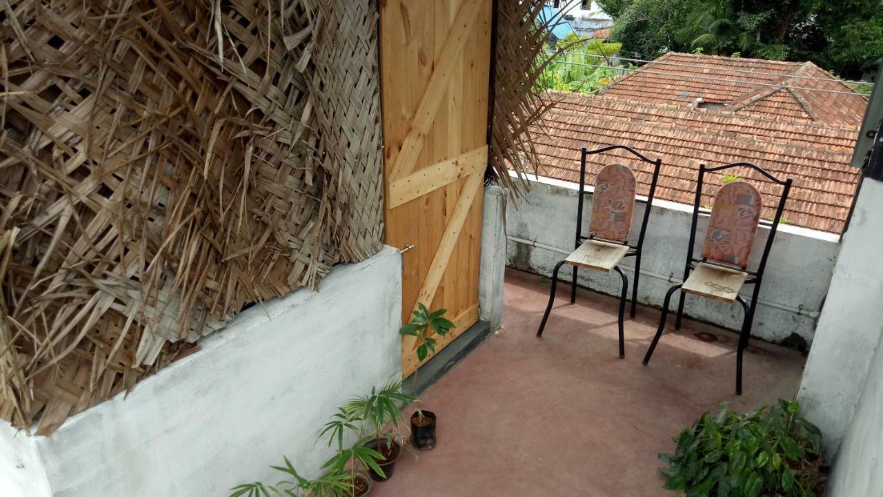 Adams Wood House Ayurveda Homestay Kochi Buitenkant foto